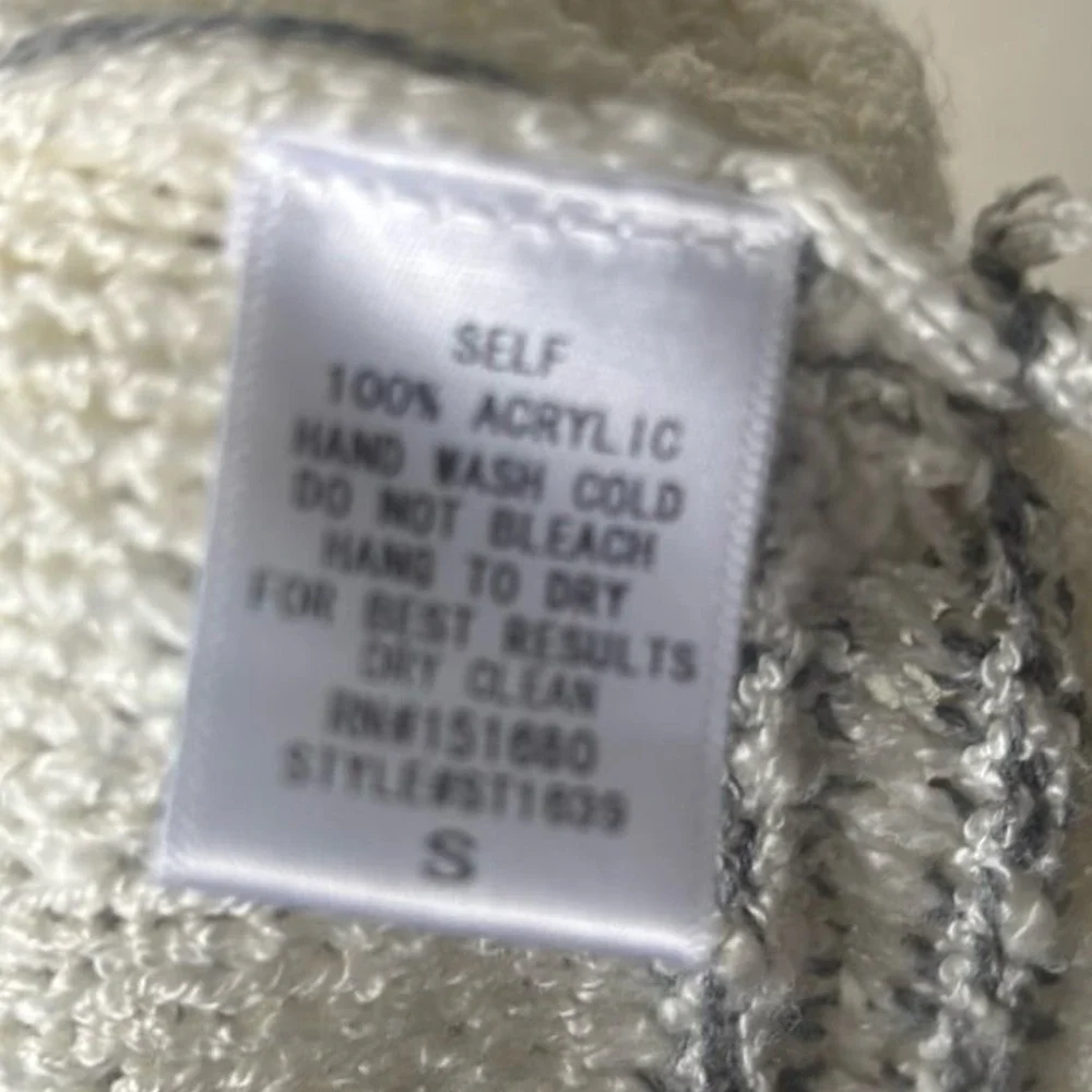 Storia  cream and gray Anthropology Sweater Size Small‎